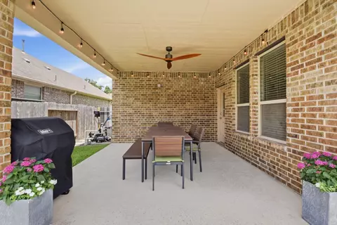 Exterior - 1526 Jacobs Forest Dr, Conroe, TX 77384 photo 6 of 10