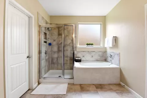 Bath - 1526 Jacobs Forest Dr, Conroe, TX 77384 photo 4 of 7