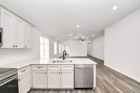 Kitchen - 18720 Loom Dr, Conroe, TX 77306 photo 3 of 3