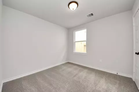 Bedroom - 18720 Loom Dr, Conroe, TX 77306 photo 6 of 12