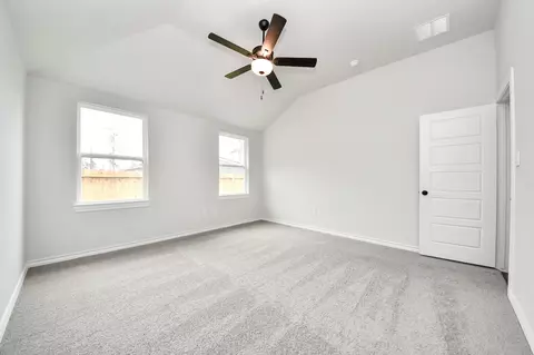 Bedroom - 18720 Loom Dr, Conroe, TX 77306 photo 3 of 12