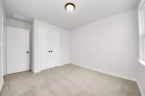 Bedroom - 18720 Loom Dr, Conroe, TX 77306 photo 10 of 12