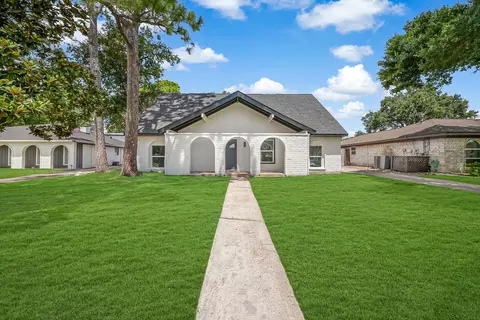 10511 Sagepine Ln, Houston, TX 77089