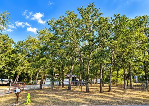 147 Alum Creek Dr, Cedar Creek, TX 78612