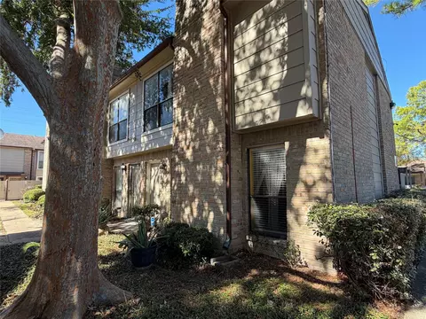 2110 Wilcrest Dr #101, Houston, TX 77042
