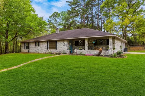 231 Hinson Hl, Livingston, TX 77351
