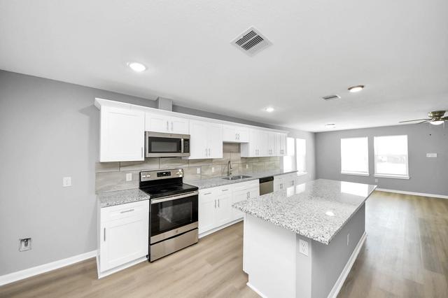 6832 Foster St, Houston, TX 77021
