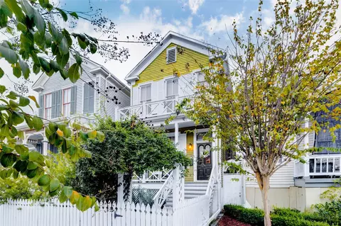 1711 Winnie St, Galveston, TX 77550