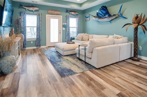 957 S S Cv, Crystal Beach, TX 77650