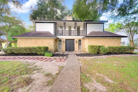 10806 Creektree Dr, Houston, TX 77070