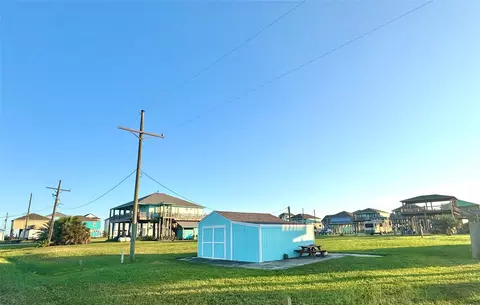 851 S Sage Rd, Bolivar Peninsula, TX 77650