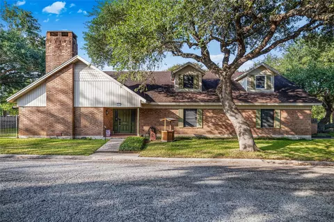 605 W Forrest St, Victoria, TX 77901