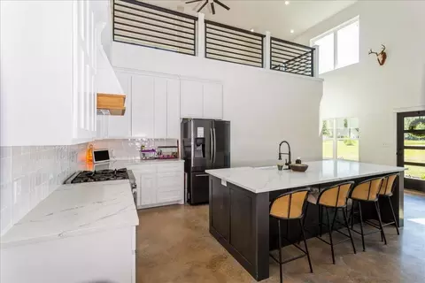 Kitchen - 297 Bourrous Dr, Diboll, TX 75941 photo 4 of 5