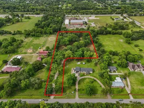 14901 W 1st St, Santa Fe, TX 77517