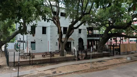 1916 Baldwin, Houston, TX 77002