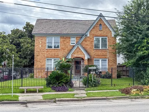 5121 Polk St, Houston, TX 77023