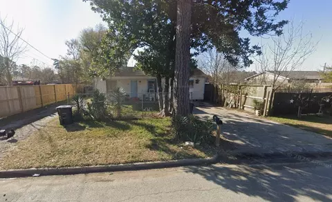 8826 Richland Dr, Houston, TX 77078