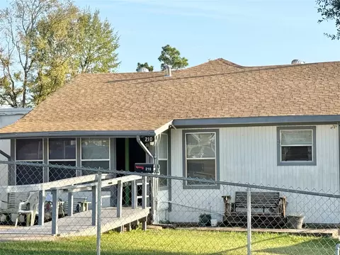 210 Magnolia Cv, Onalaska, TX 77360