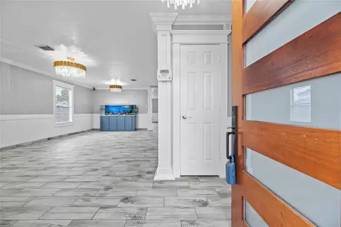 Entry Way - 1010 Stillgate Ct, Spring, TX 77373 photo 2 of 4