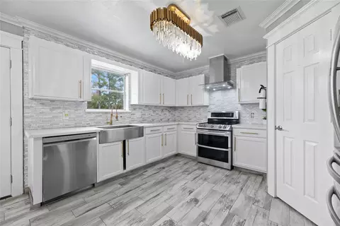 Kitchen - 1010 Stillgate Ct, Spring, TX 77373 photo 4 of 4