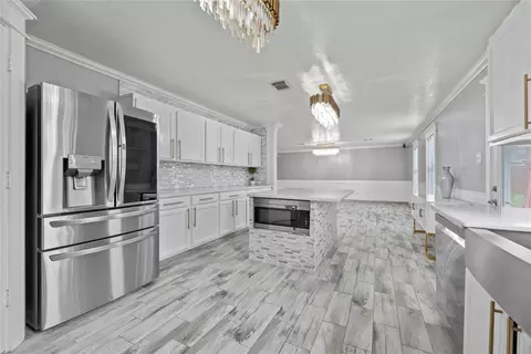 Kitchen - 1010 Stillgate Ct, Spring, TX 77373 photo 3 of 4