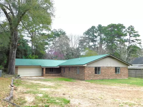 618 Temple St, Woodville, TX 75979