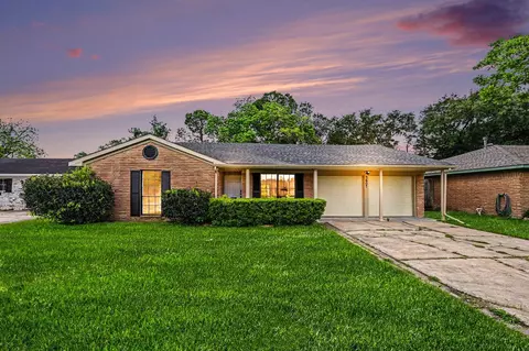 7607 Grape St, Houston, TX 77074