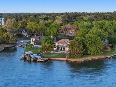13991 Jbk Memorial Dr, Willis, TX 77318