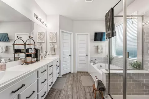 Bath - 2029 Cedar Tree Ct, Conroe, TX 77301 photo 1 of 4