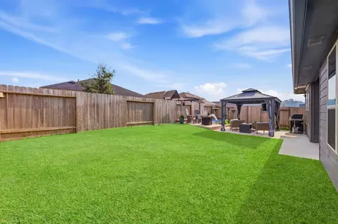 Exterior - 2029 Cedar Tree Ct, Conroe, TX 77301 photo 9 of 10