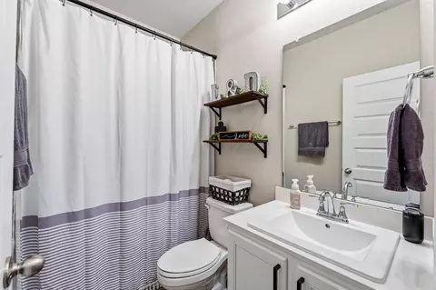 Bath - 2029 Cedar Tree Ct, Conroe, TX 77301 photo 4 of 4