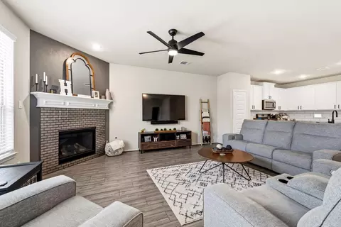 Living - 2029 Cedar Tree Ct, Conroe, TX 77301 photo 2 of 3