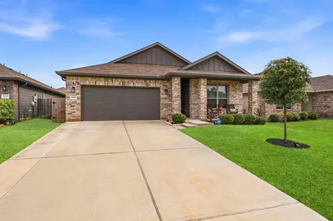 Exterior - 2029 Cedar Tree Ct, Conroe, TX 77301 photo 2 of 10