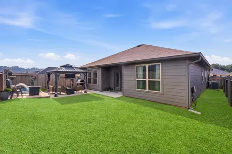 Exterior - 2029 Cedar Tree Ct, Conroe, TX 77301 photo 8 of 10