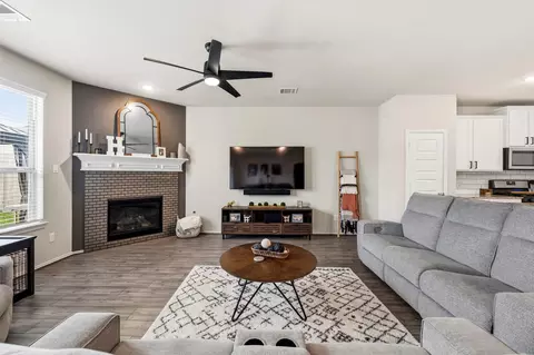 Living - 2029 Cedar Tree Ct, Conroe, TX 77301 photo 3 of 3