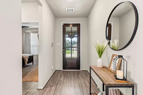 Entry Way - 2029 Cedar Tree Ct, Conroe, TX 77301 photo 2 of 4