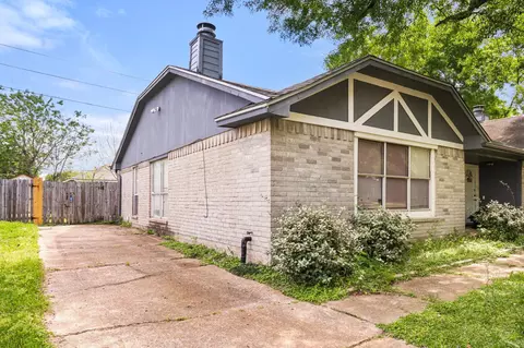 3819 Westmeadow Dr, Houston, TX 77082
