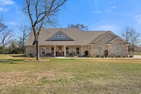9066 King Oaks Dr, Iola, TX 77861