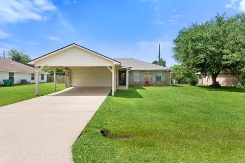 116 N Tammye Ln, Madisonville, TX 77864