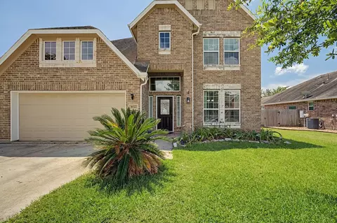 4022 Cypress Point Dr, Mont Belvieu, TX 77523