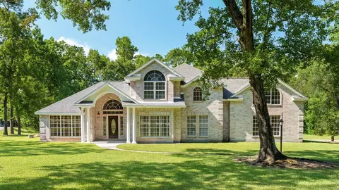 10514 Crestwater Cir, Magnolia, TX 77354