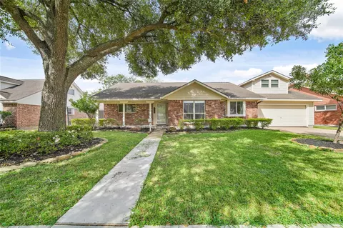 2312 Lillian St, Pasadena, TX 77502