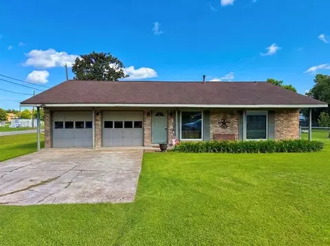 5403 3rd St, Danbury, TX 77534