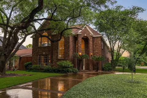 4900 Cedar St, Bellaire, TX 77401