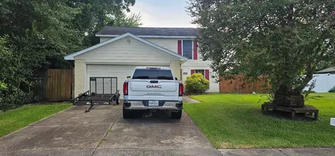 5002 Ripple Creek Dr, Baytown, TX 77521