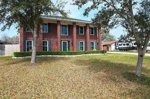 642 N Flamingo Dr, Seabrook, TX 77586