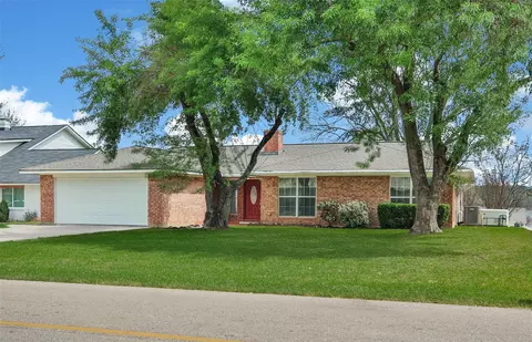 9898 Twin Shores Dr, Willis, TX 77318