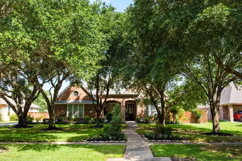 903 Lake Grayson Dr, Katy, TX 77494