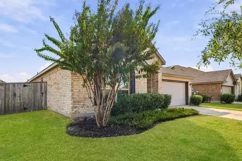Exterior - 5232 Pine Pass Dr, Rosenberg, TX 77469 photo 2 of 2