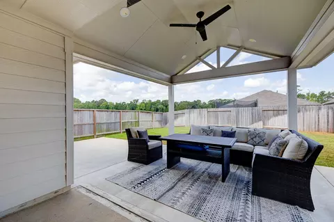 40455 Garden Heights Ln, Magnolia, TX 77354